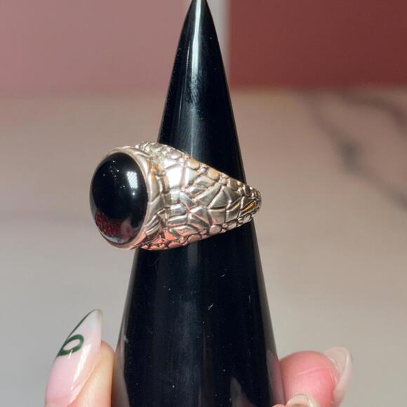 Black Onyx Sterling Silver Ring: Size 7 • Classic Gemstone Jewelry - Picture 3 of 9